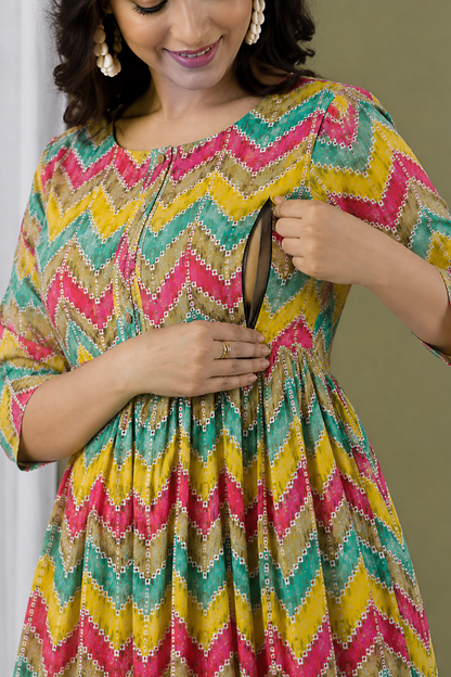 Multicolor Chevron Print Maternity Feeding Gown for Women | Stylish Nursing Dress with Hidden Zip